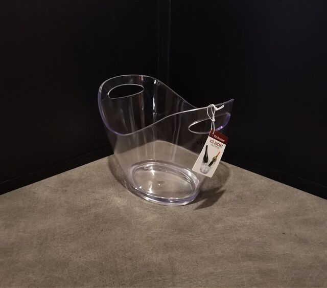 Vasque 2 bouteilles=12.90€ 