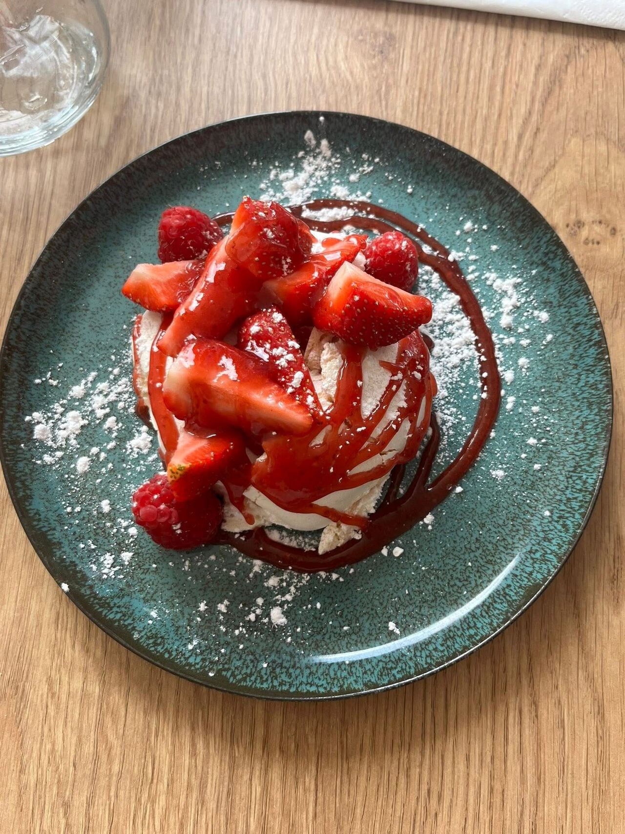 Pavlova fruit rouge que l’on propose le samedi 