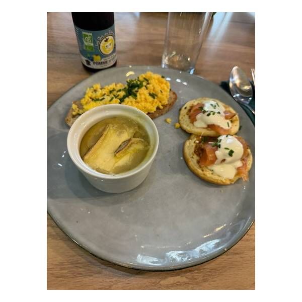 Brunch dimanche à Brive – chats en liberté et saveurs maison