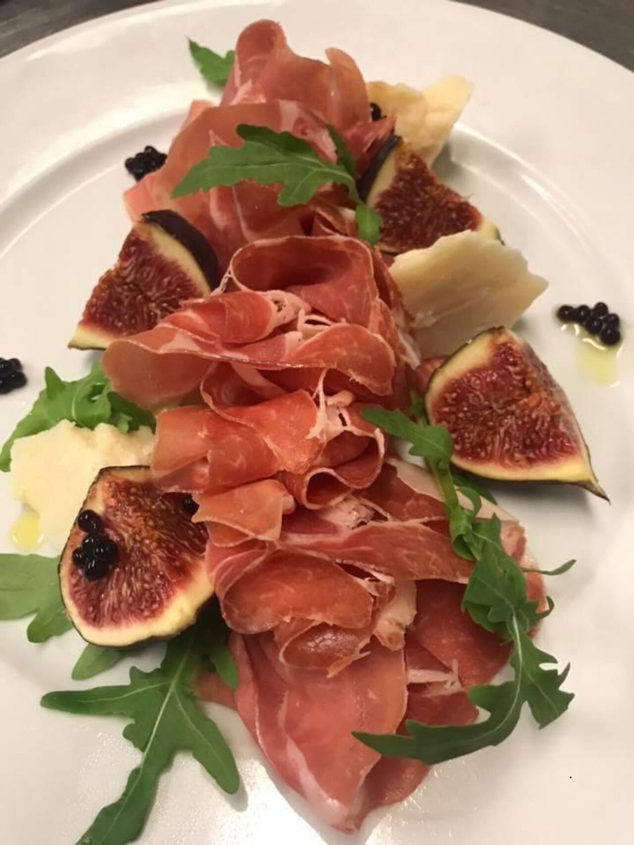 Jamón con queso y higos 