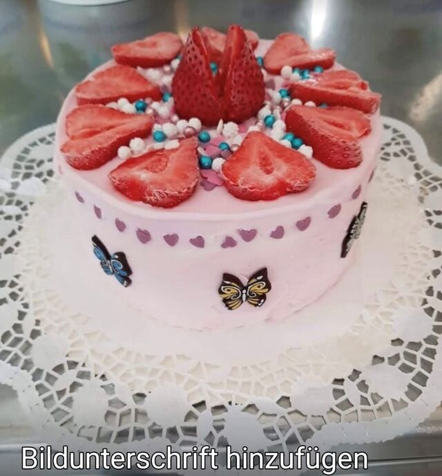 Unsere Erdbeeren Eistorte