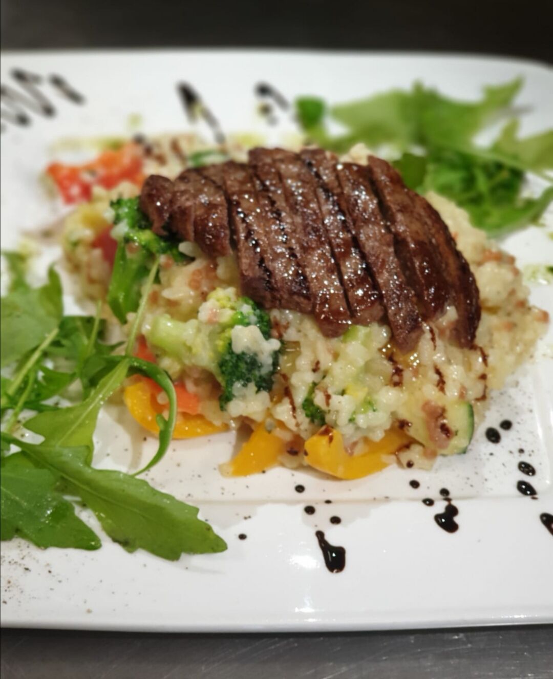 Risotto mit Rinderburger Streifen
8,90€