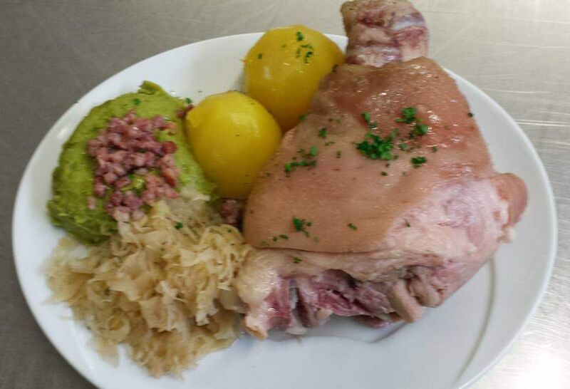 Eisbein Essen im November