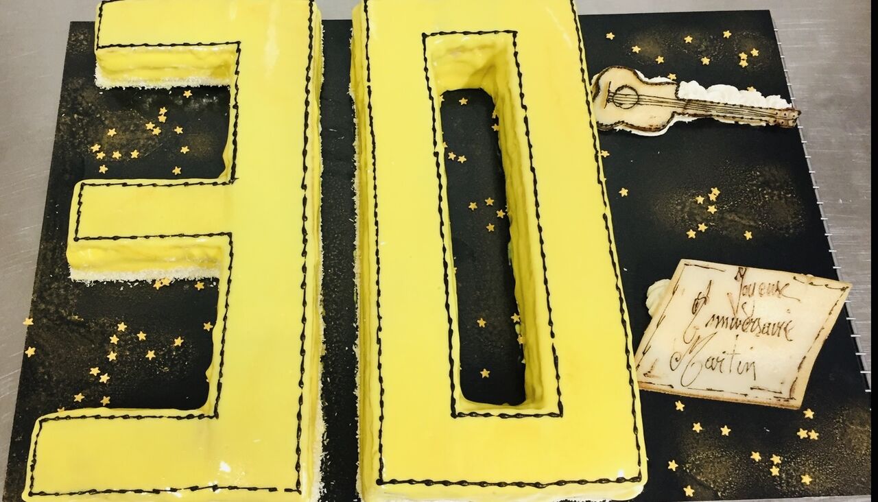 Anniversaire Number Cake
