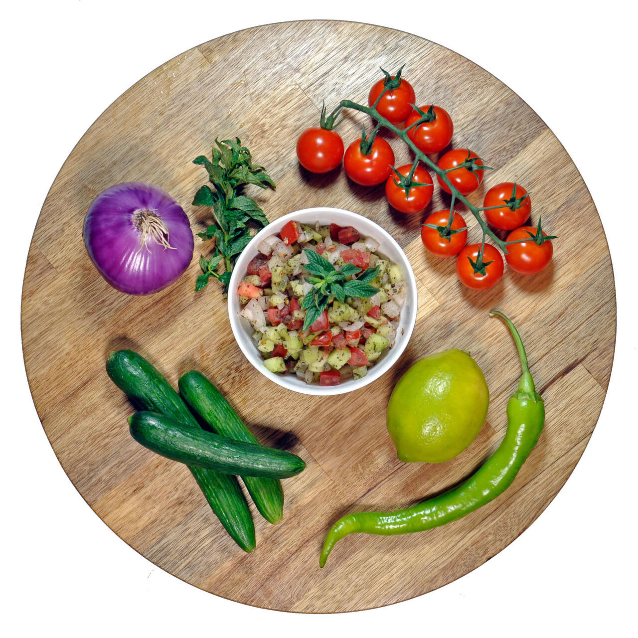 INSALATA DI CETRIOLI
Cetrioli, Pomodoro, Cipolla, Menta, Limone