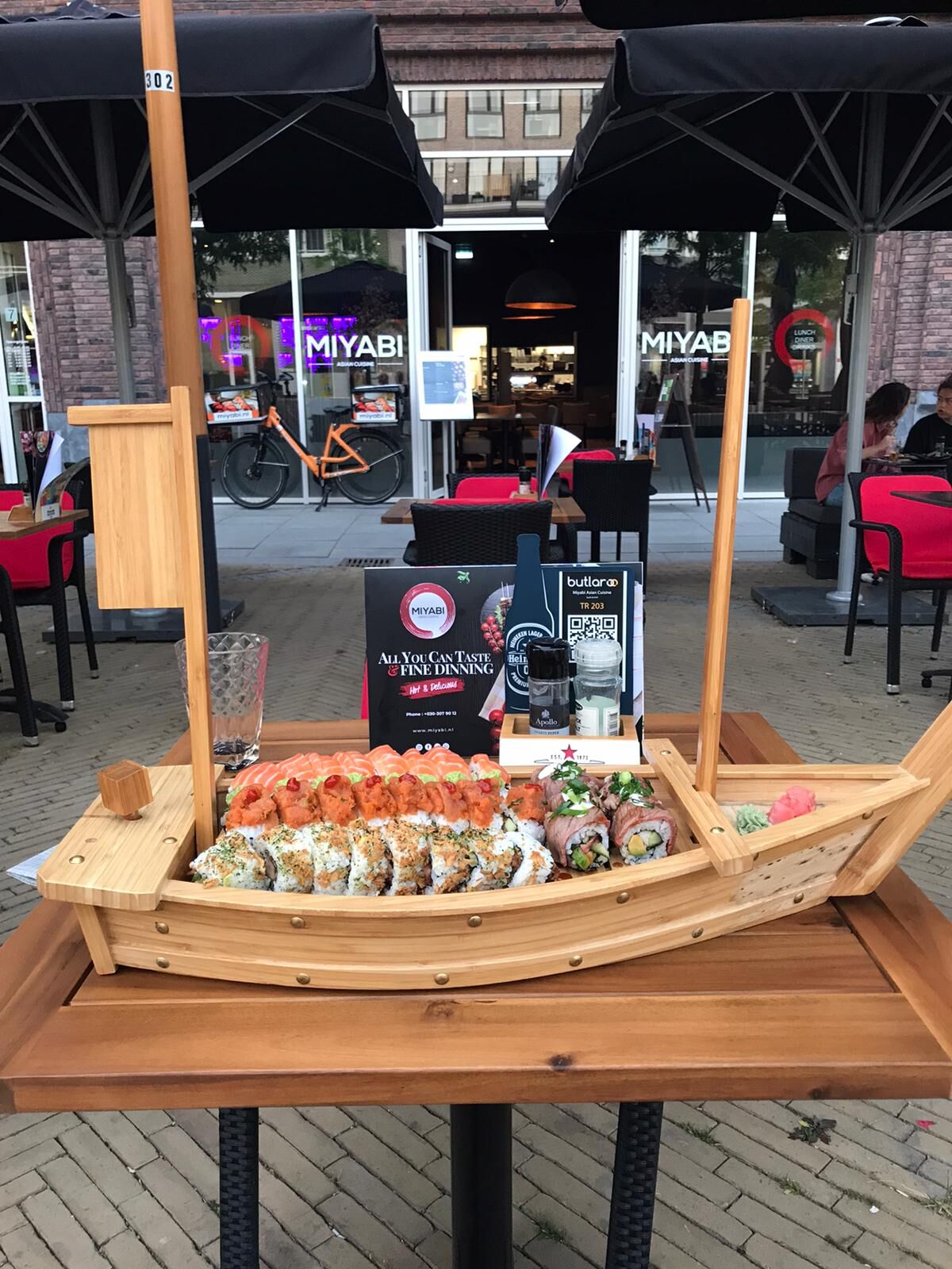 Sushiboat