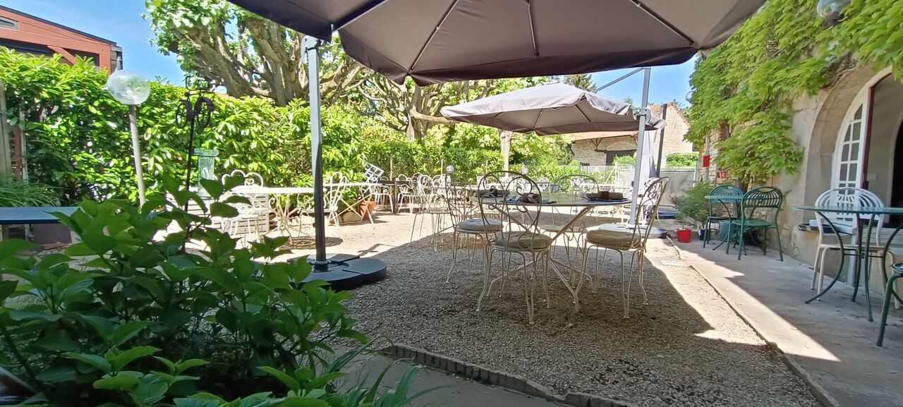 Terrasse d'été du restaurant