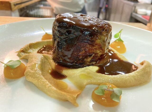 Terrina de Cordero, Humus de Berenjena y Gelee de Orejones
