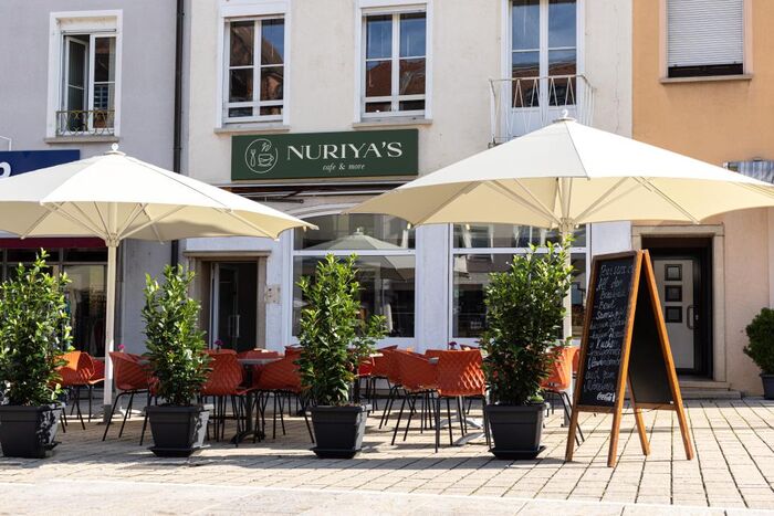 Leckere Bowl im Nuriya's Café