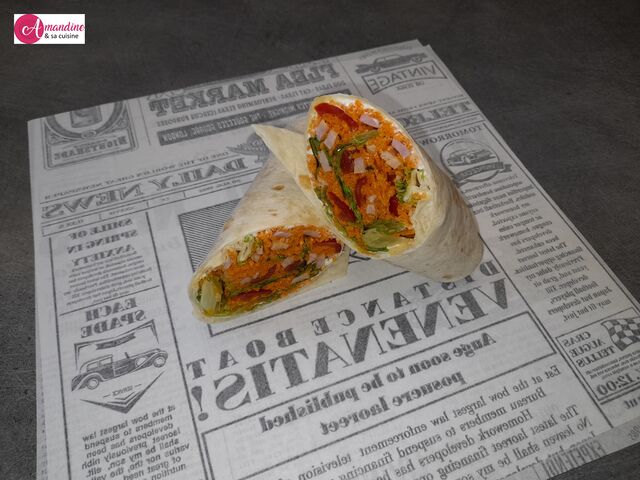 Wrap froid : salade, carottes râpées, tomates, fromage St-Morêt, allumettes de jambon, vinaigrette maison