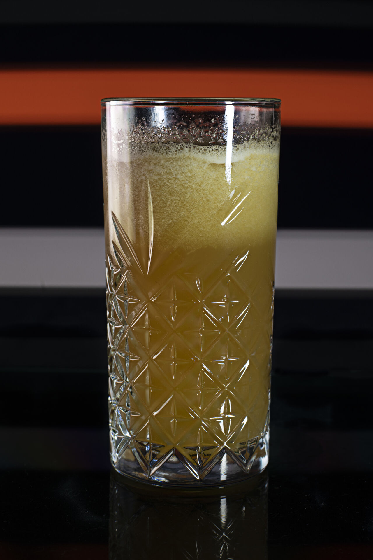 Passion of the wood
Ingrédients : Apérol, fraise des bois, passion, citron vert
Saveur : Acidulé
Catégorie : Création