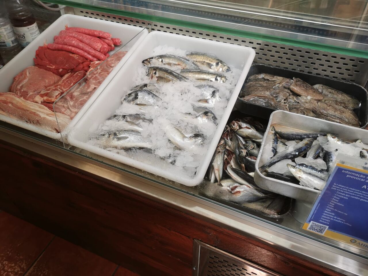 Grande variedade carnes e peixe no BRASA DO BAIRRO 