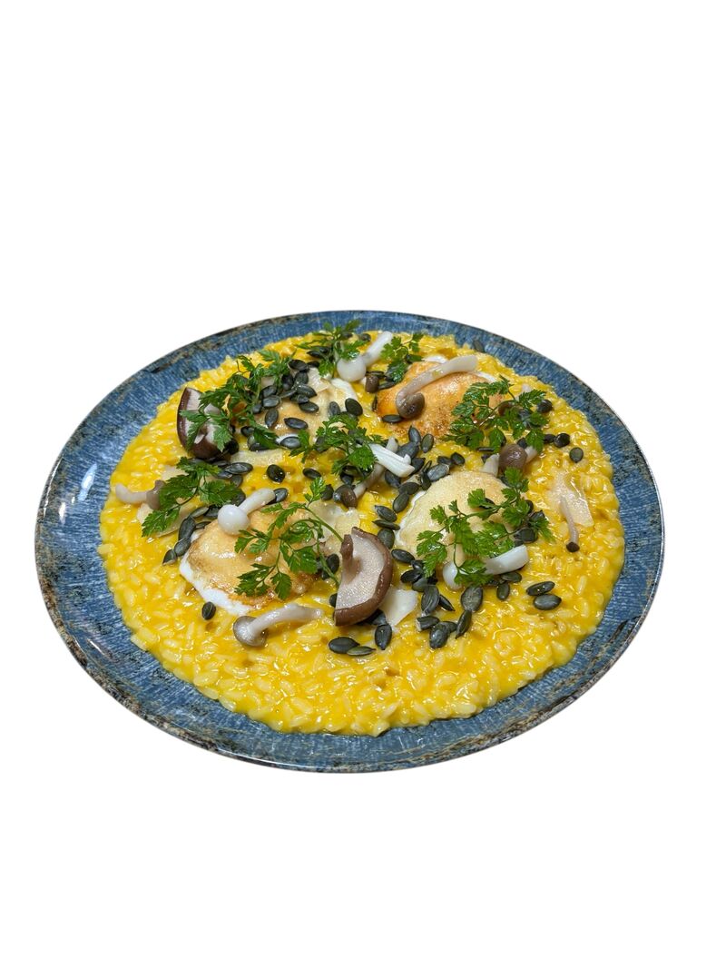 Dýňové risotto, grilovaný kozí sýr, pečená semínka, houby, parmezán