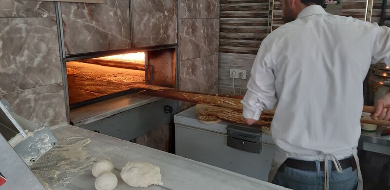 Lahmacunlarımız özel yapım taş fırınımızda profesyonel ustamız tarafından pişirilmekte