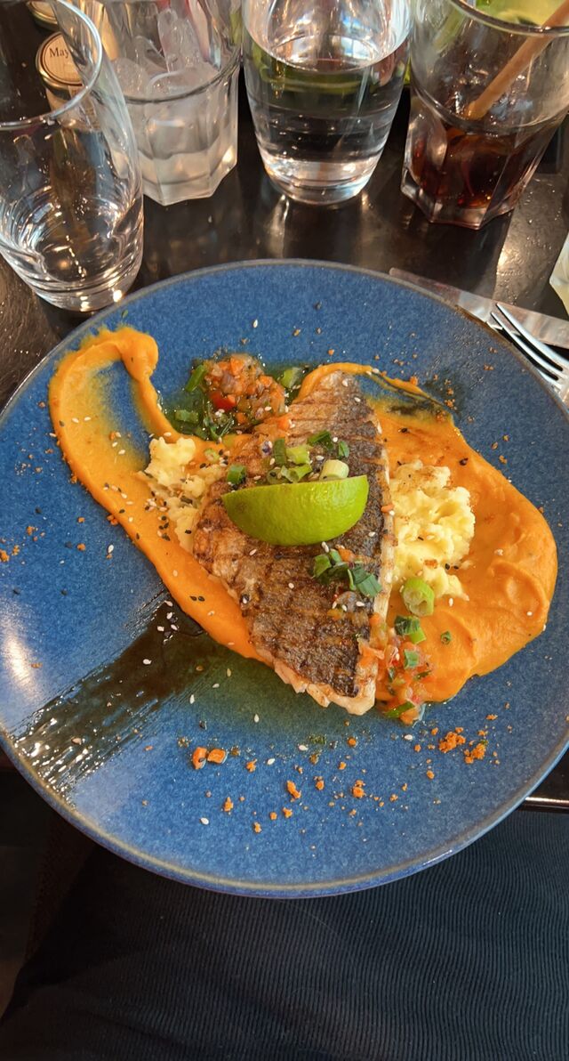 Dorade et duo de purée 