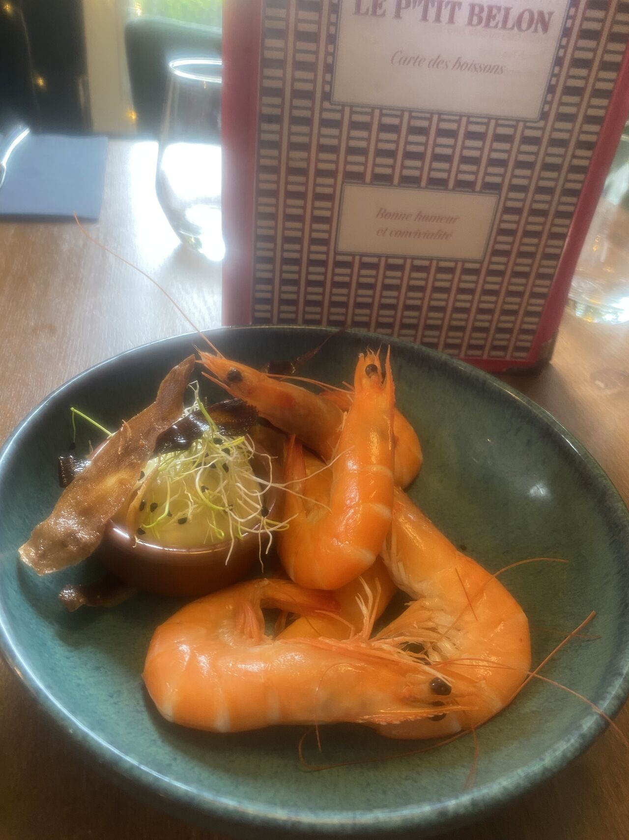 Crevettes roses et mayonnaise au wasabi