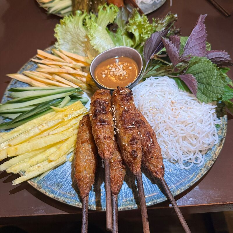 Spezialität Vietnam “ Nem Lụi”