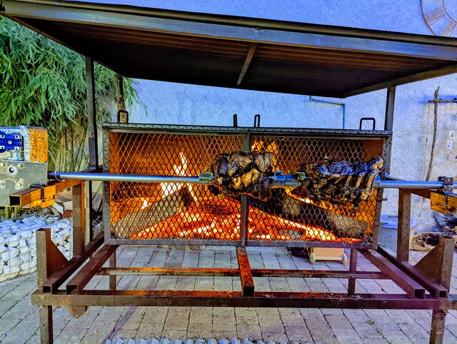 Bœuf à la broche cuisson au feu de bois 