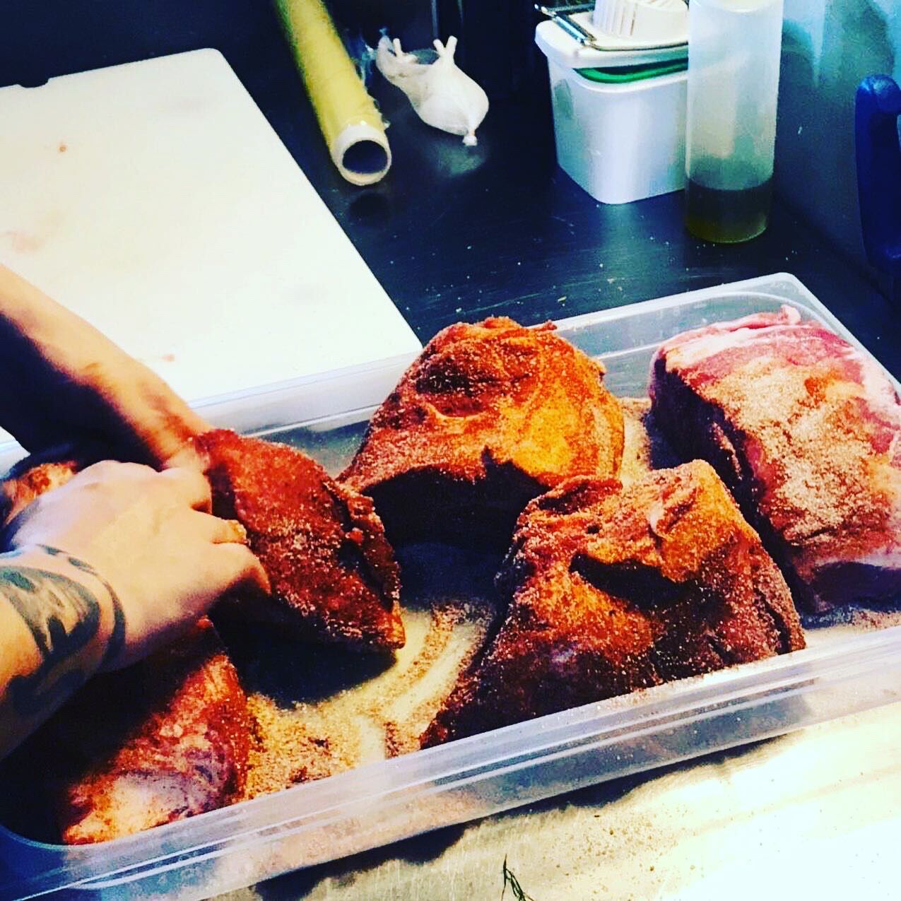 il nostro pulled in preparazione, con il nostro rub