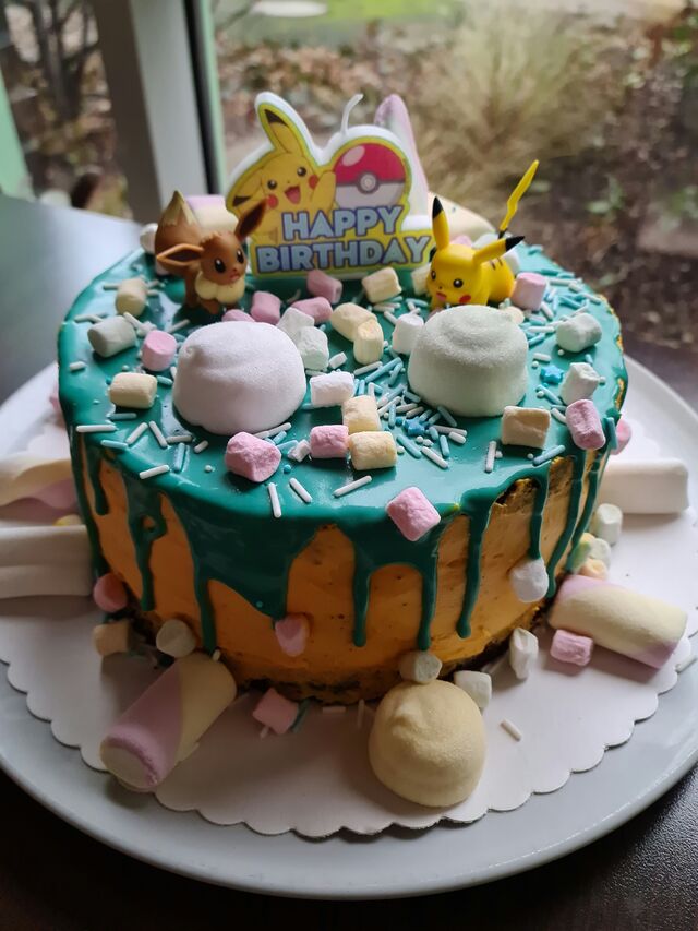 Pikachu Torte 8