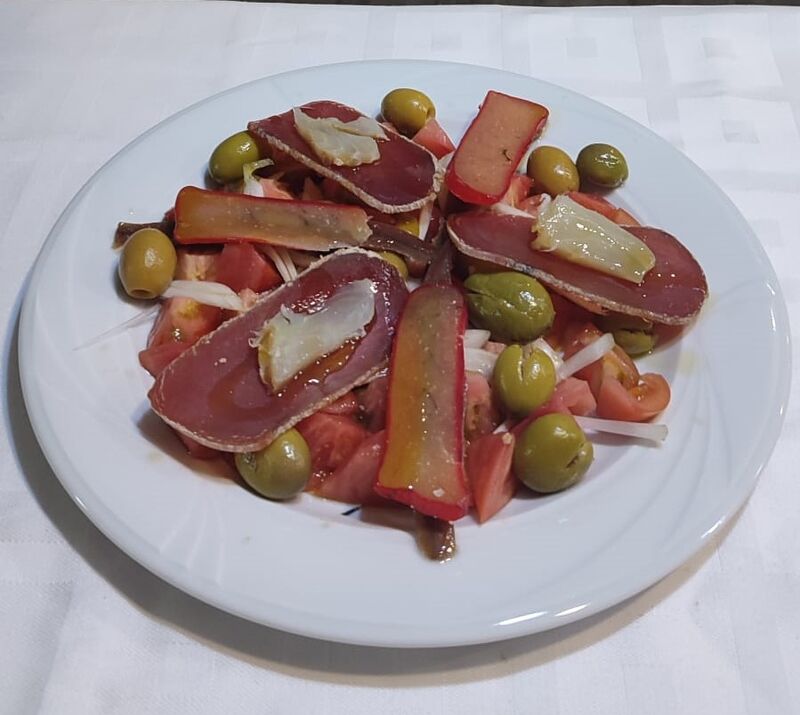 Ensalada tomate salazón