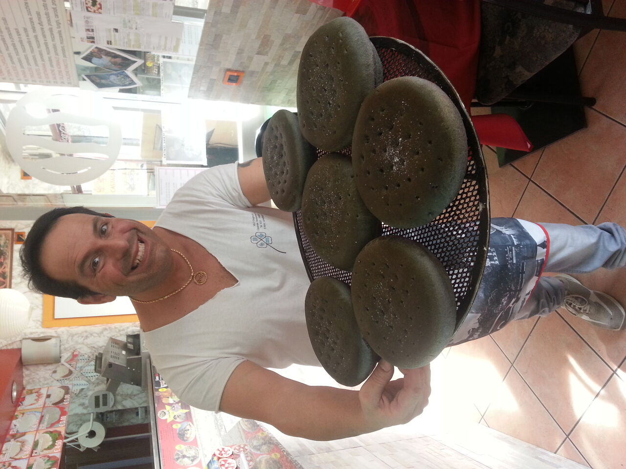 Su richiesta anche le focacce al carbone attivo