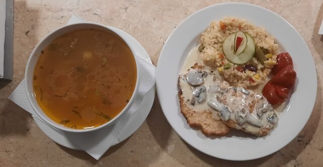 Ciorbă Țărănească de porc, orez cu legume și escalop