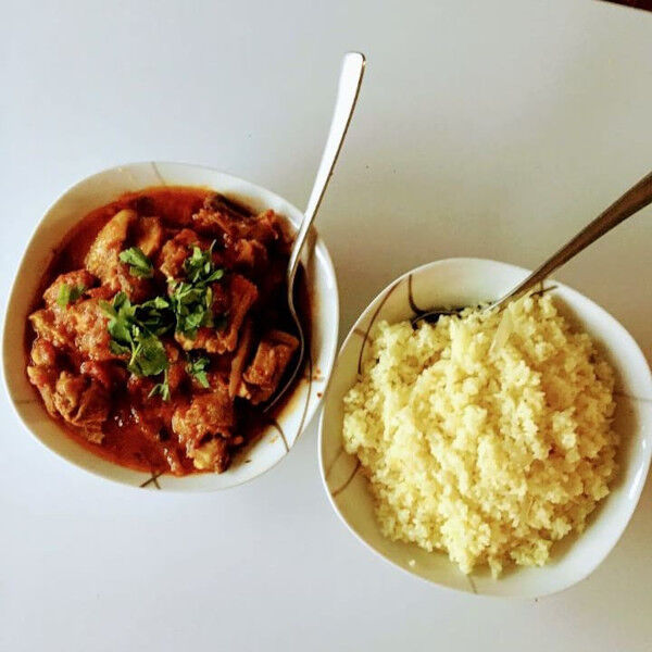 poulet a la sauce tomate et attiéké 
