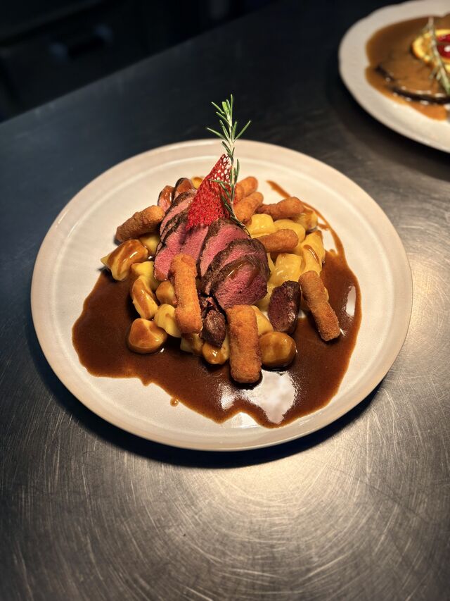 Rehrücken | Kartoffel Kürbis Gnocchi | Trüffel | Pastinake