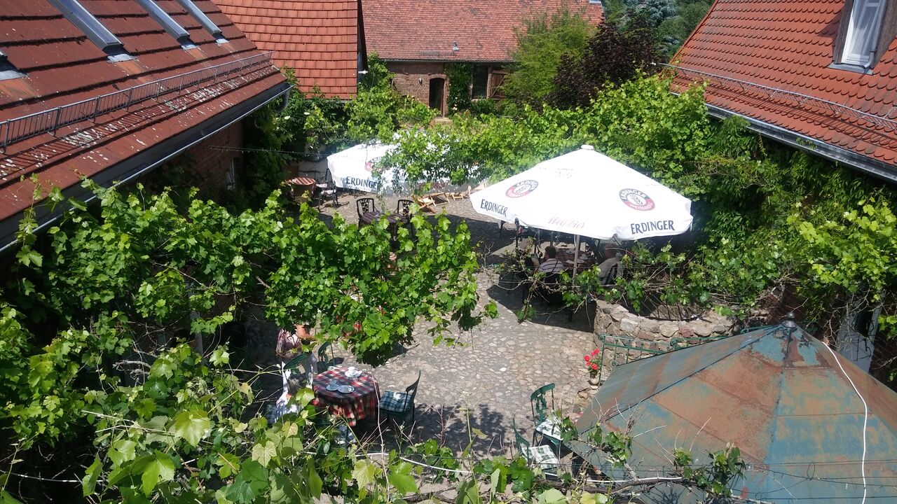 Hofterrasse - einfach idyllisch