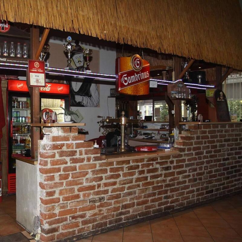 Na čepu vždy skvěle vychlazený Gambrinus. 