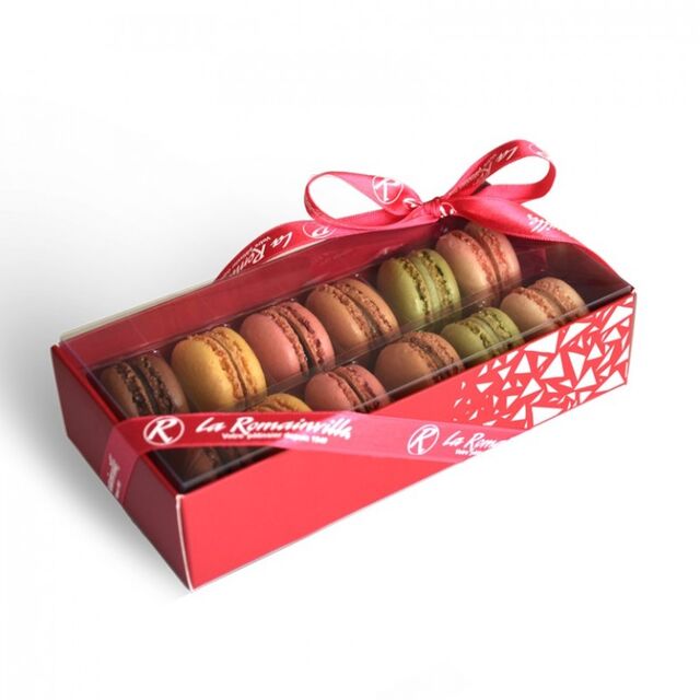 BOÎTE DE 12 MACARONS
- Chocolat
- Vanille
- Framboise
- Café
- Pistache
- Citron
10,90 €