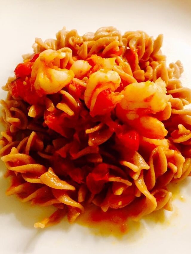Fusilli integrale, pomodorini del Vesuvio, gamberi profumati al Ricard