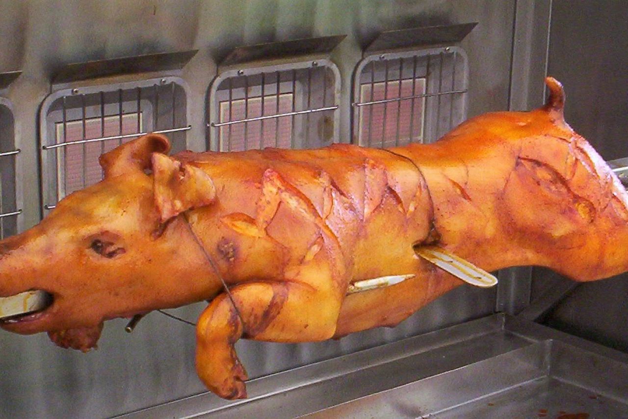 Spanferkel vom Spieß
