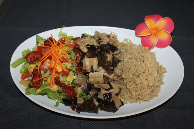 Pua au champignon noir
(porc à la façon tahitienne)