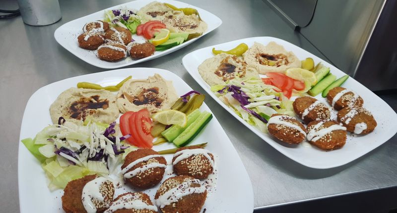 Falafel Teller
Vegetarisch, frisch und selbstgemacht bei uns .
