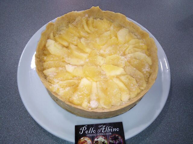 Tarta con masa quebrada, crema pastelera y manzana ??