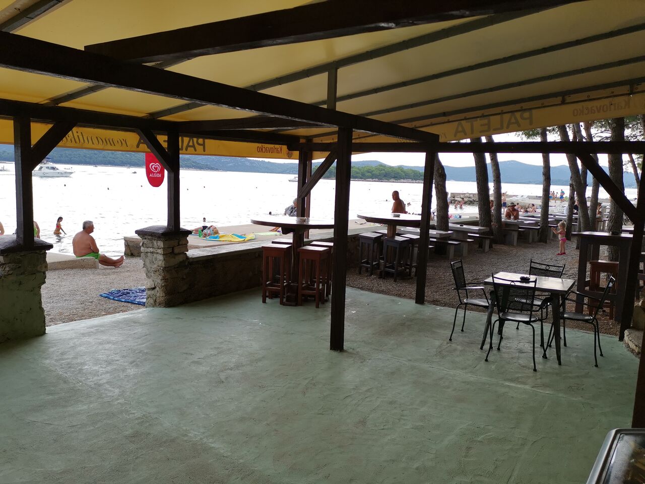 Our tasty fast food and special local cuisine in Jezera. Come and try it out!