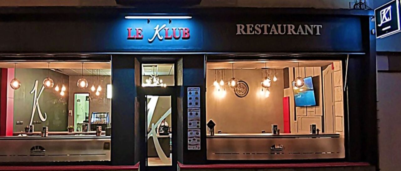 Restaurant Burgers Challans ouvert le soir - LE KLUB - Vue de nuit.