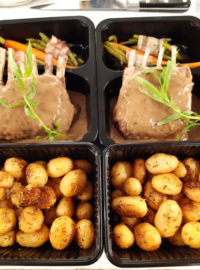 Speenvarken met mosterdsaus en krieltjes 