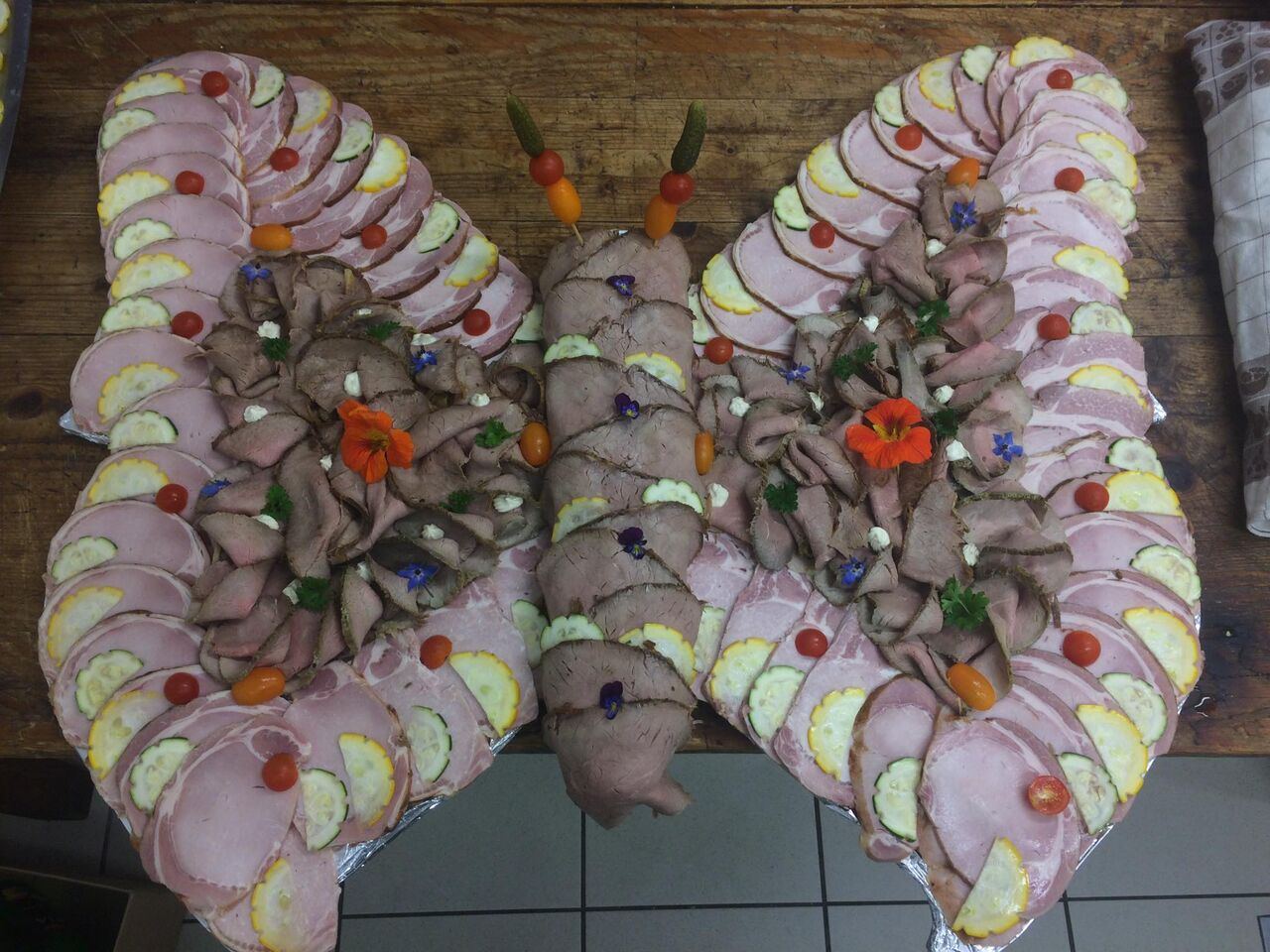 Papillon en viandes froides