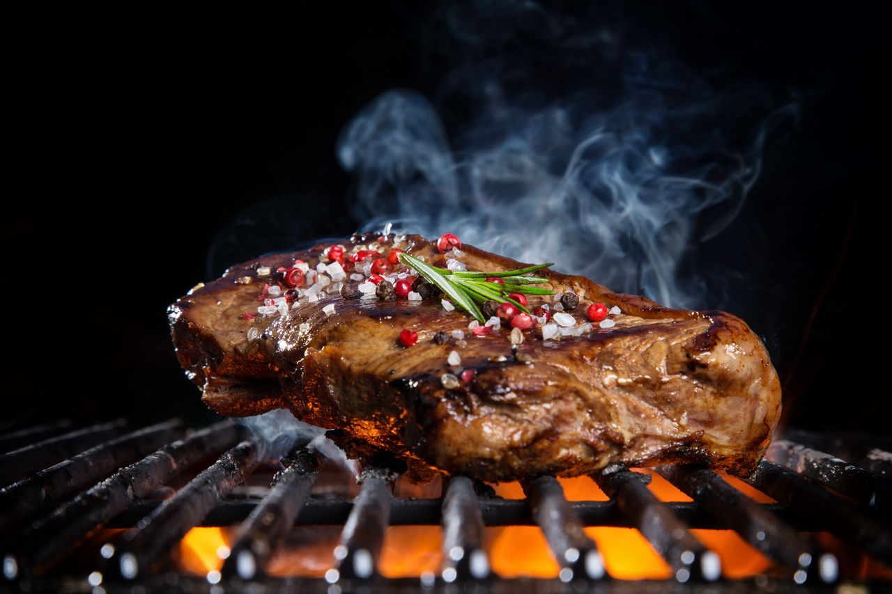 Un restaurant de grillades au feu de bois à Remoulins