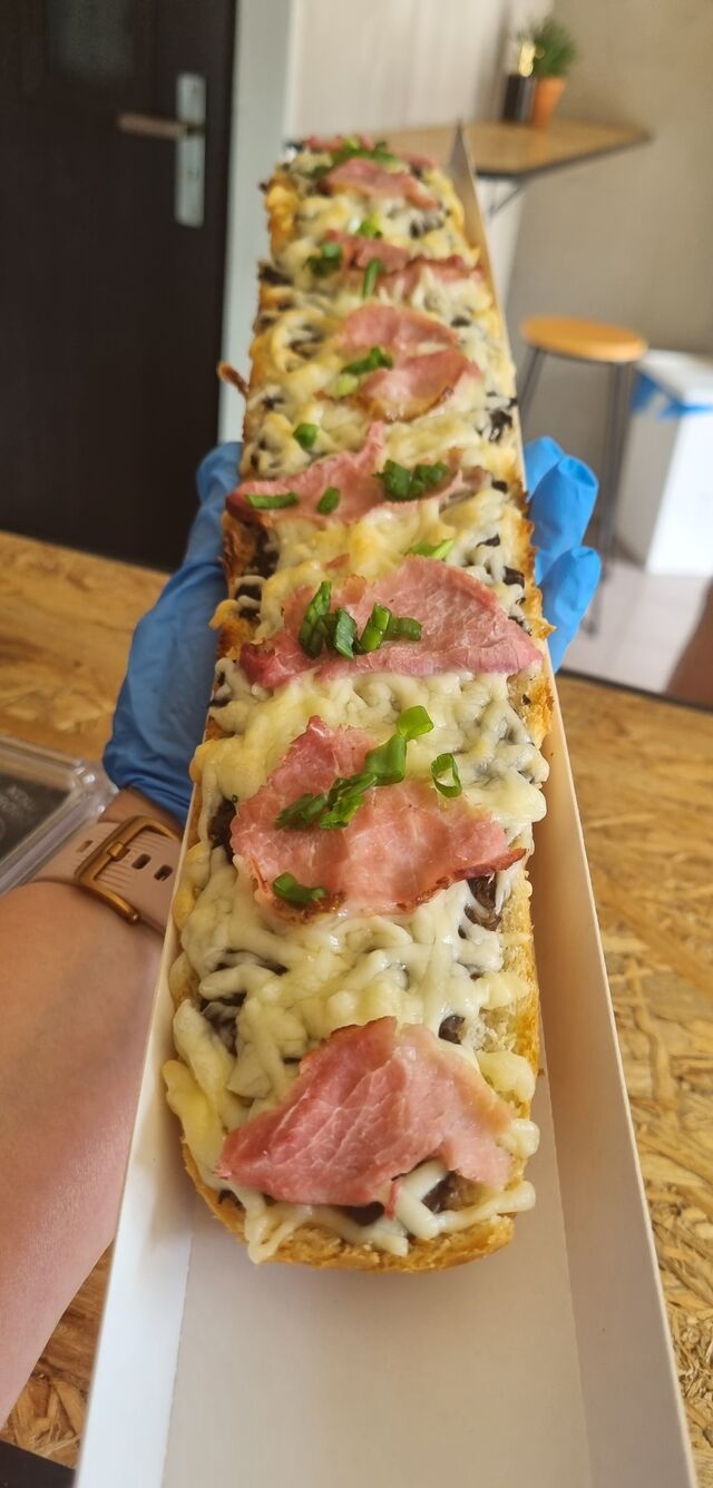 Zapiekanka z szynką