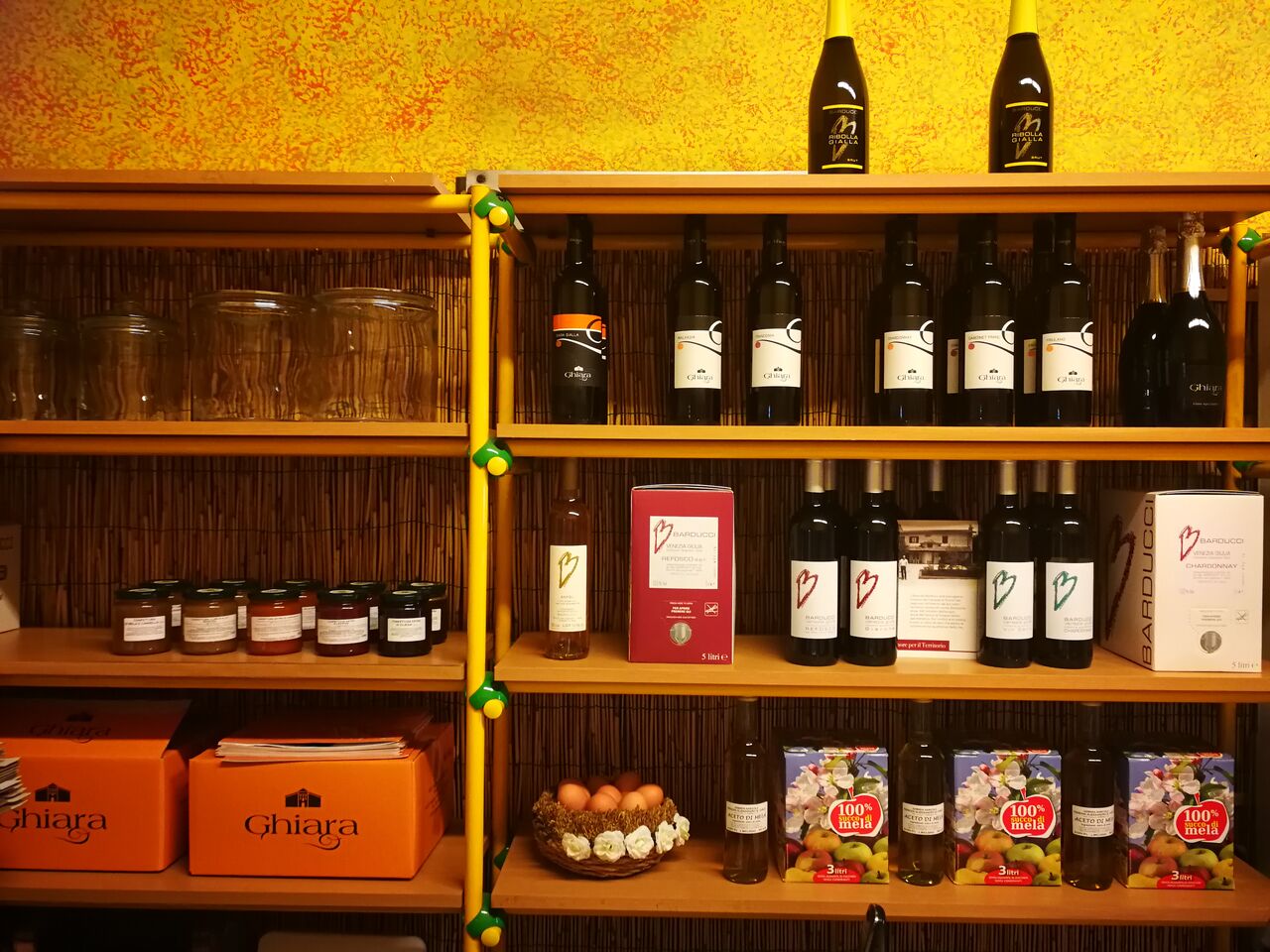 La nostra offerta di vini, confetture, aceto e succo di mela