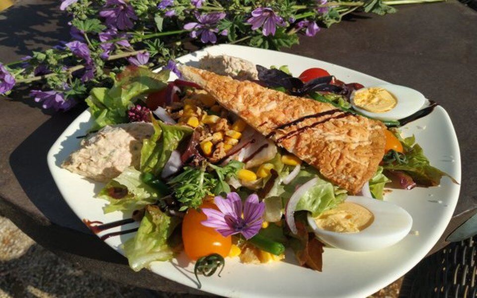 Salade niçoise façon bagnat
