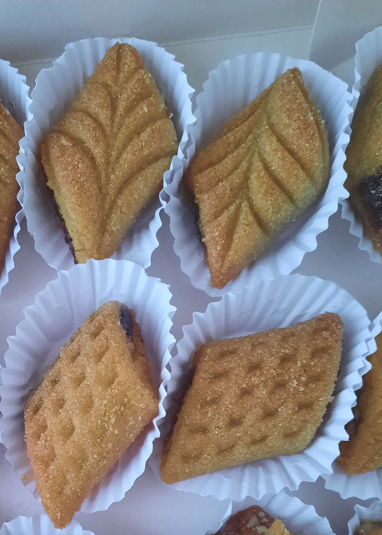 Makroute /Gâteau au miel cœur pâte de date