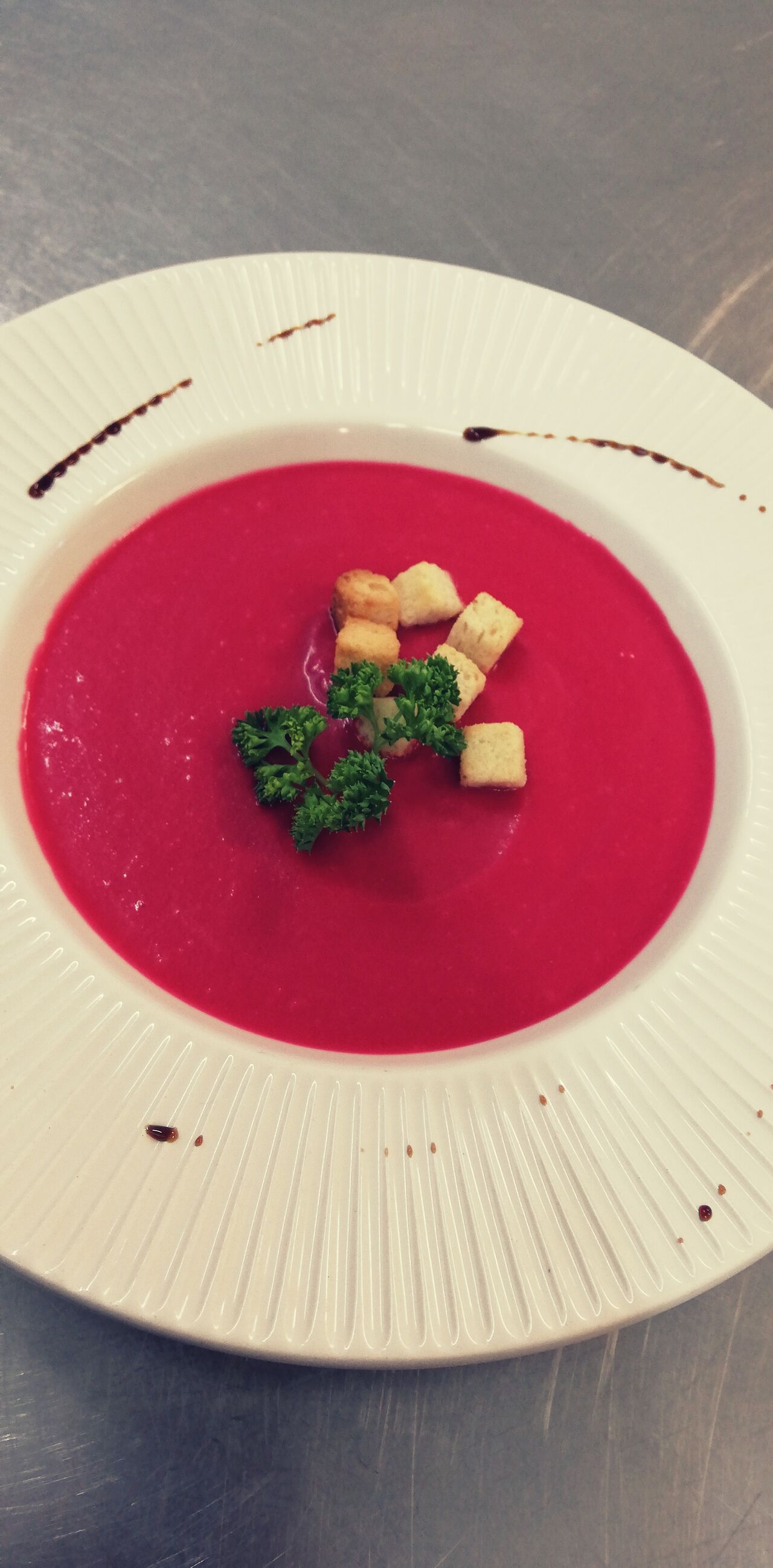 Gaspacho de betteraves et chèvres 