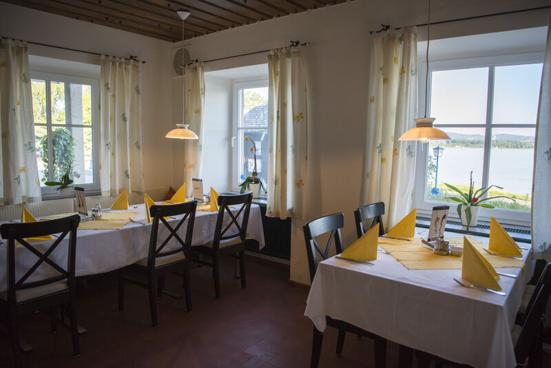 Das Extra Stüberl ist besonders gemütlich und bietet Platz für max. 25 Personen. 