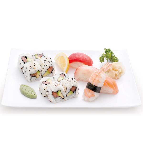 menus composé de 8 california saumon avocat et de 4 sushi varié