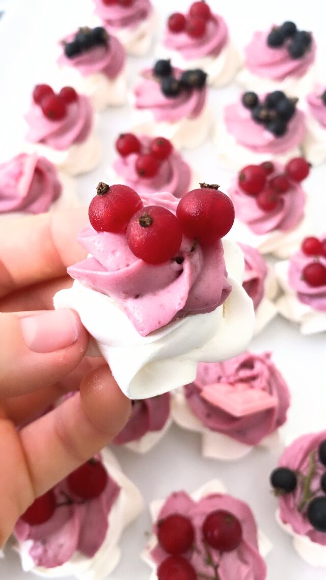 Mini pavlova